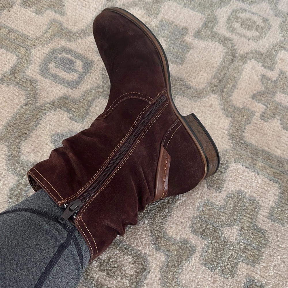 Earth brown suede boot size 7.5 - Picture 4 of 8